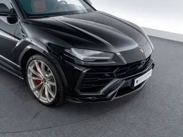 LAMBORGHINI Urus 4.0 V8   BTW auto   Rear seat entertainent