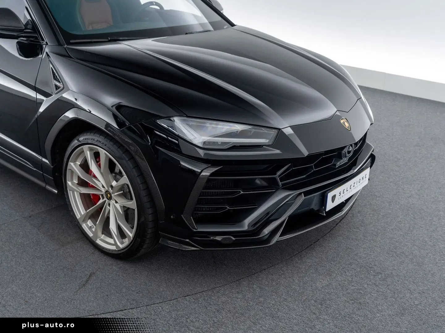 LAMBORGHINI Urus 4.0 V8   BTW auto   Rear seat entertainent