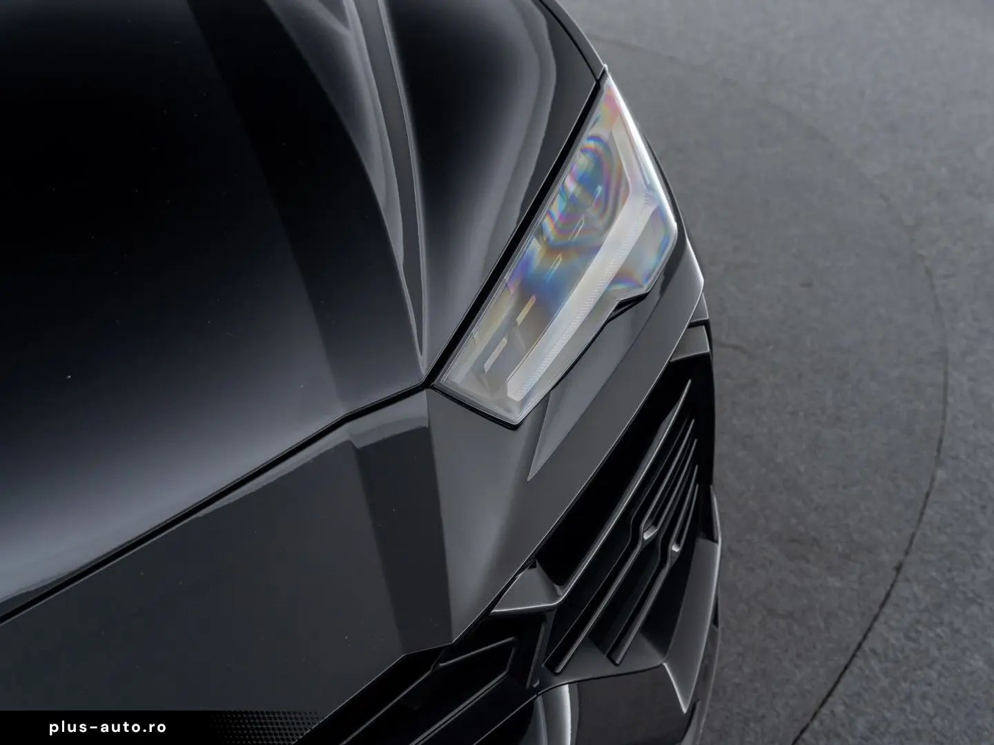 LAMBORGHINI Urus 4.0 V8   BTW auto   Rear seat entertainent
