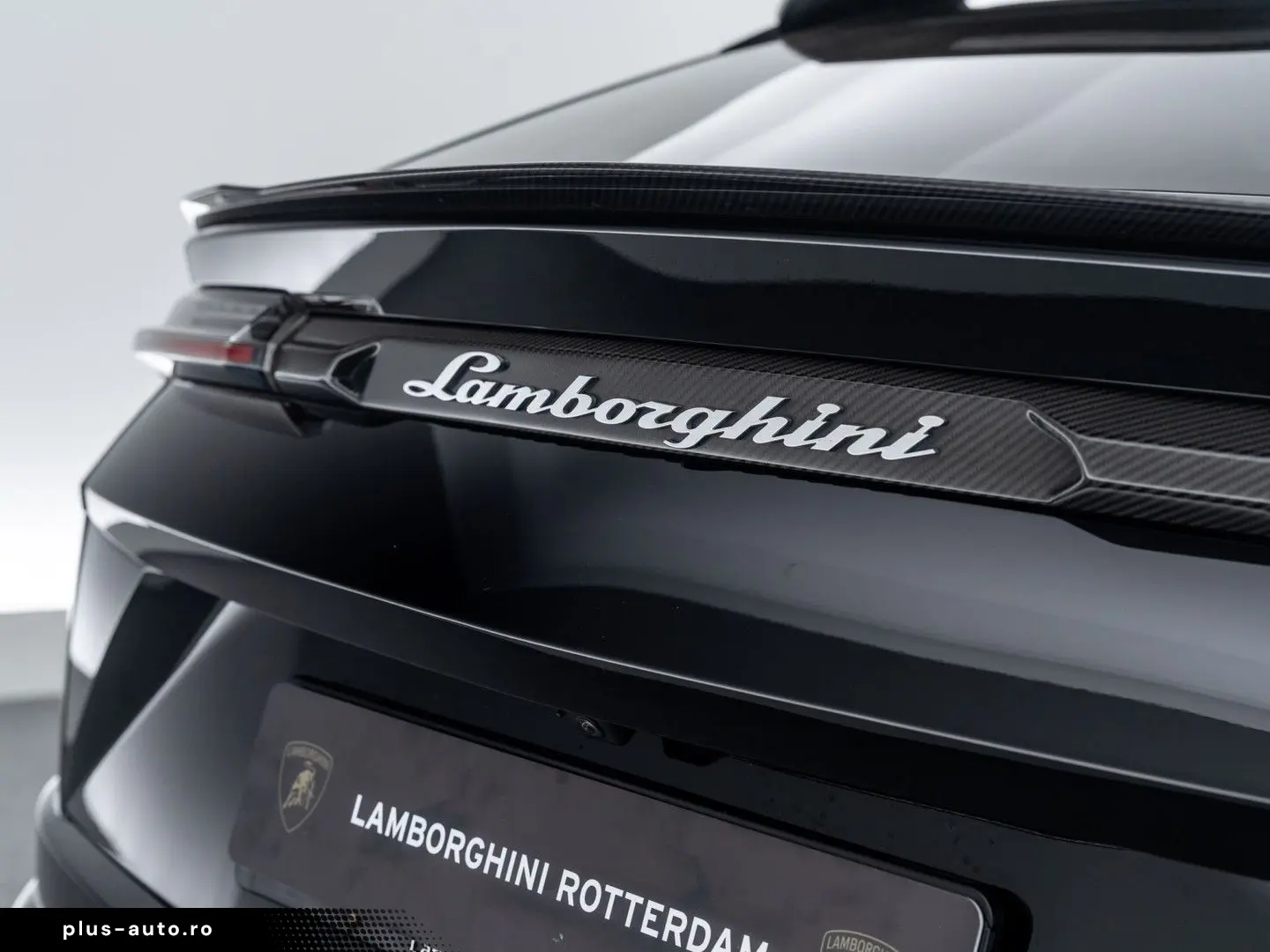 LAMBORGHINI Urus 4.0 V8   BTW auto   Rear seat entertainent