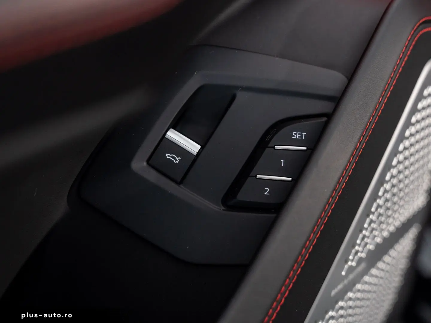 LAMBORGHINI Urus 4.0 V8   BTW auto   Rear seat entertainent