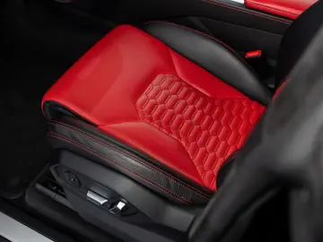 LAMBORGHINI Urus 4.0 V8   BTW auto   Rear seat entertainent