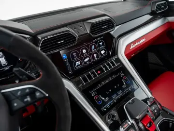 LAMBORGHINI Urus 4.0 V8   BTW auto   Rear seat entertainent