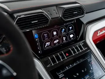 LAMBORGHINI Urus 4.0 V8   BTW auto   Rear seat entertainent
