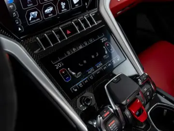 LAMBORGHINI Urus 4.0 V8   BTW auto   Rear seat entertainent