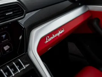 LAMBORGHINI Urus 4.0 V8   BTW auto   Rear seat entertainent