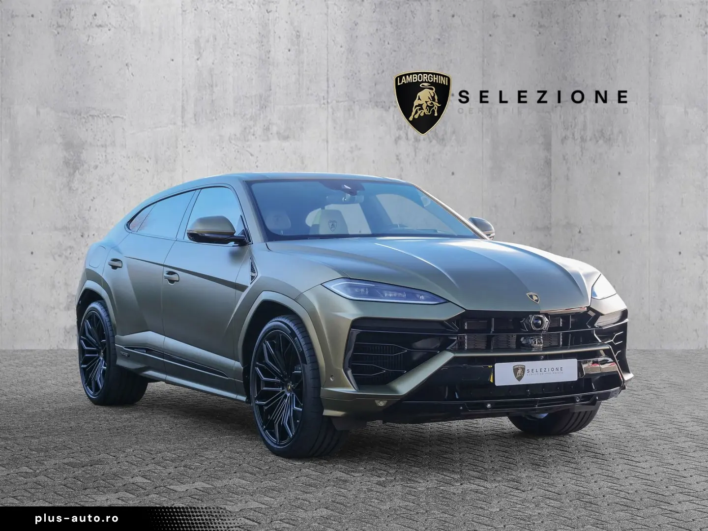 LAMBORGHINI Urus SE Verde Gea  Interior Carbon Pack