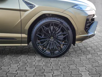 LAMBORGHINI Urus SE Verde Gea  Interior Carbon Pack