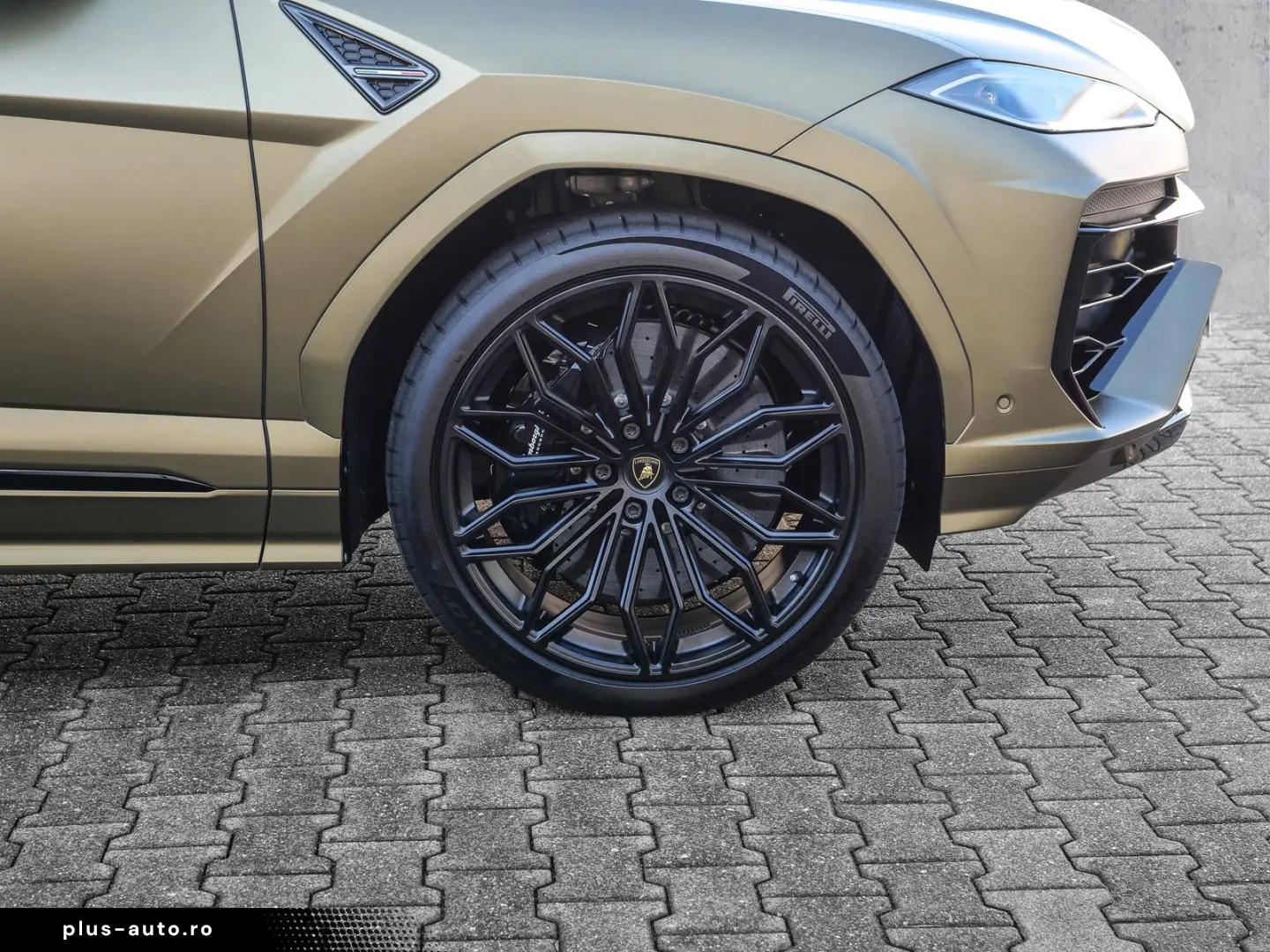 LAMBORGHINI Urus SE Verde Gea  Interior Carbon Pack