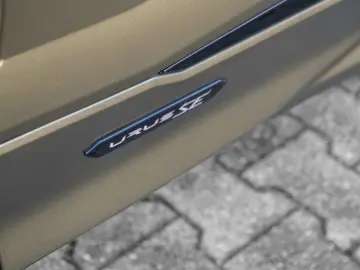 LAMBORGHINI Urus SE Verde Gea  Interior Carbon Pack