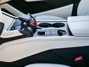LAMBORGHINI Urus SE Verde Gea  Interior Carbon Pack