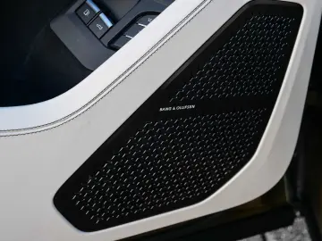 LAMBORGHINI Urus SE Verde Gea  Interior Carbon Pack