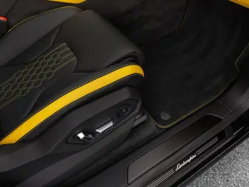 LAMBORGHINI Urus SE