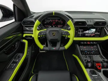 LAMBORGHINI Urus SE