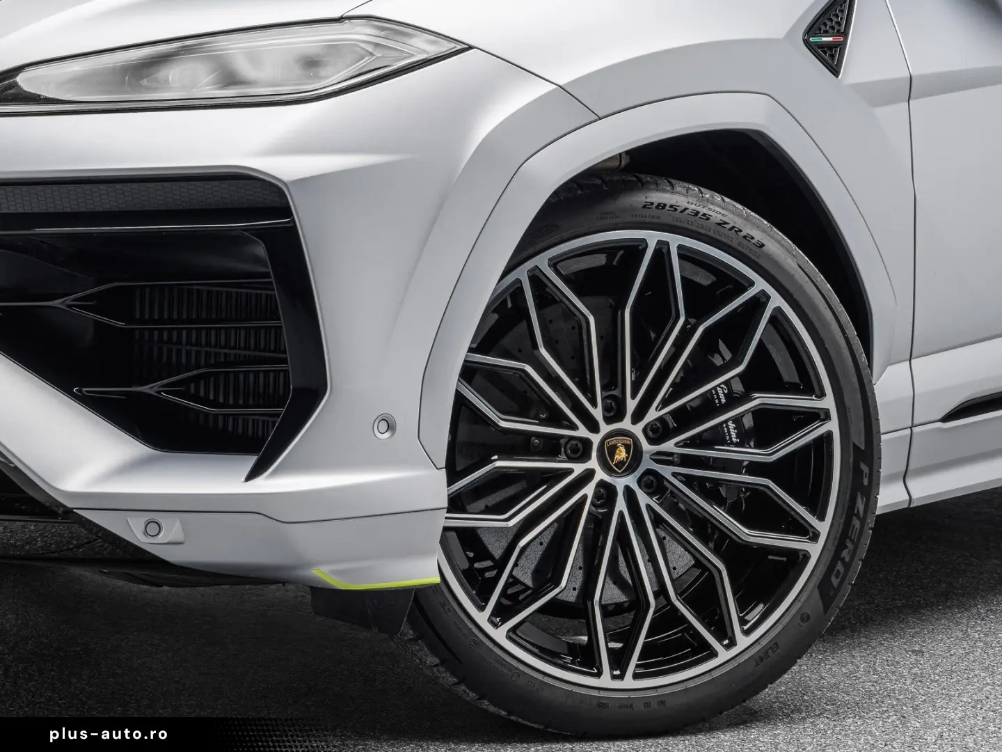 LAMBORGHINI Urus SE
