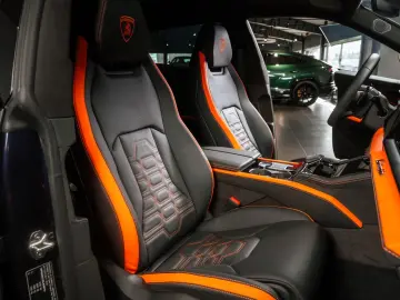 LAMBORGHINI Urus 4.0 V8 PHEV SE