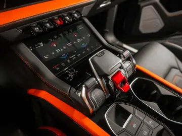 LAMBORGHINI Urus 4.0 V8 PHEV SE
