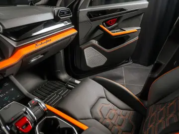 LAMBORGHINI Urus 4.0 V8 PHEV SE