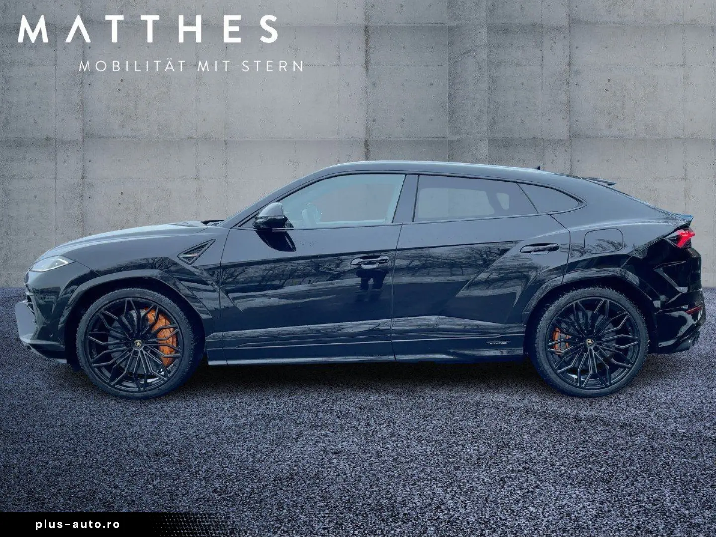 LAMBORGHINI URUS SE Dark-Package Pano B&O-Sound