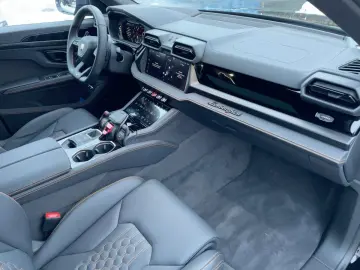 LAMBORGHINI URUS SE Dark-Package Pano B&O-Sound