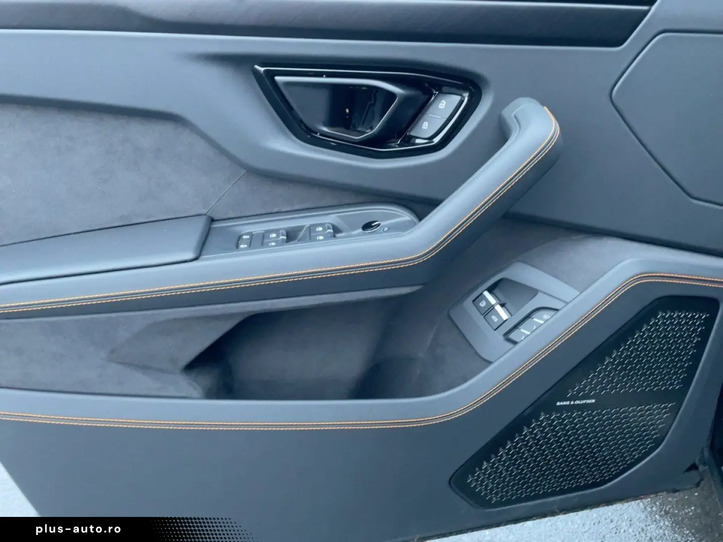 LAMBORGHINI URUS SE Dark-Package Pano B&O-Sound