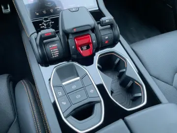 LAMBORGHINI URUS SE Dark-Package Pano B&O-Sound