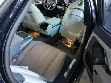 BMW 740d xDrive  Sitzbelüft. im Fond  Lounge Seating
