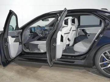 BMW 740d xDrive  Sitzbelüft. im Fond  Lounge Seating