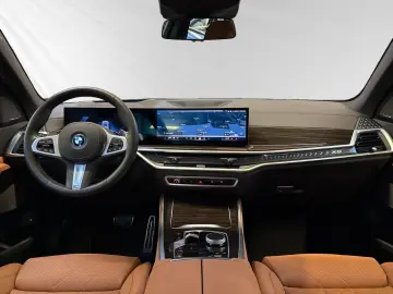 BMW X5 xDrive50e M Sport AHK PanoSkyLounge Stop&Go