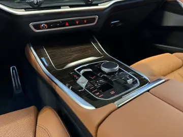 BMW X5 xDrive50e M Sport AHK PanoSkyLounge Stop&Go