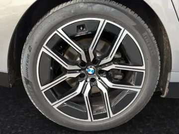 BMW 740d xDrive M Sport SkyLounge AHK Autobahnass.