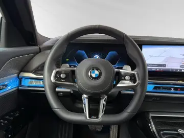 BMW 740d xDrive M Sport SkyLounge AHK Autobahnass.