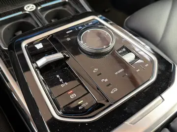 BMW 740d xDrive M Sport SkyLounge AHK Autobahnass.