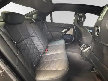 BMW 740d xDrive M Sport SkyLounge AHK Autobahnass.