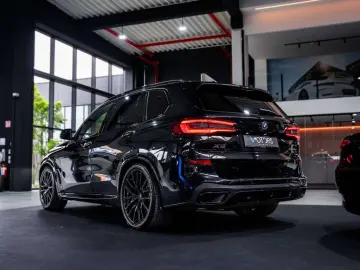 BMW X5 PHEV xDrive45e - M-pack - AHK - Pano - ACC -