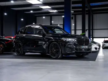 BMW X5 PHEV xDrive45e - M-pack - AHK - Pano - ACC -