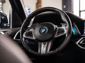 BMW X5 PHEV xDrive45e - M-pack - AHK - Pano - ACC -