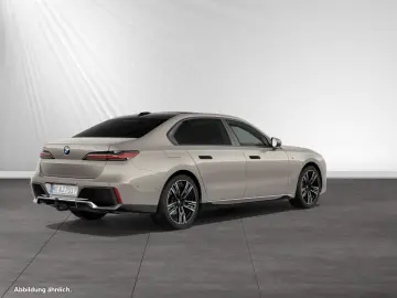 BMW 740d xDrive M Sport SkyLounge AHK Standhzg.