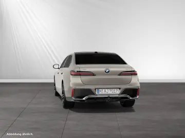 BMW 740d xDrive M Sport SkyLounge AHK Standhzg.