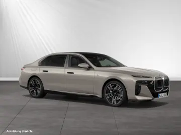 BMW 740d xDrive M Sport SkyLounge AHK Standhzg.