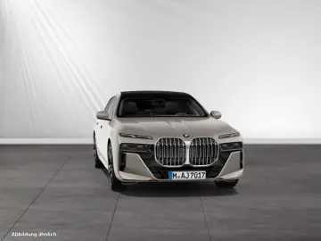 BMW 740d xDrive M Sport SkyLounge AHK Standhzg.