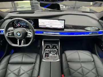 BMW 740d xDrive M Sport SkyPano DA PA Prof Standhz.