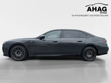 BMW 740d xDrive M SPORT FondEnt SkyL StHz DAPro