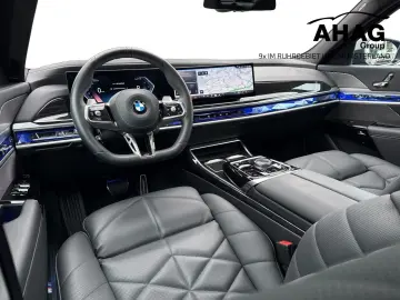 BMW 740d xDrive M SPORT FondEnt SkyL StHz DAPro