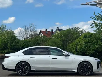 BMW 740d xDr.M Sport PRO Standh.Sky IntAktLenk.21