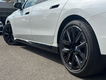 BMW 740d xDr.M Sport PRO Standh.Sky IntAktLenk.21