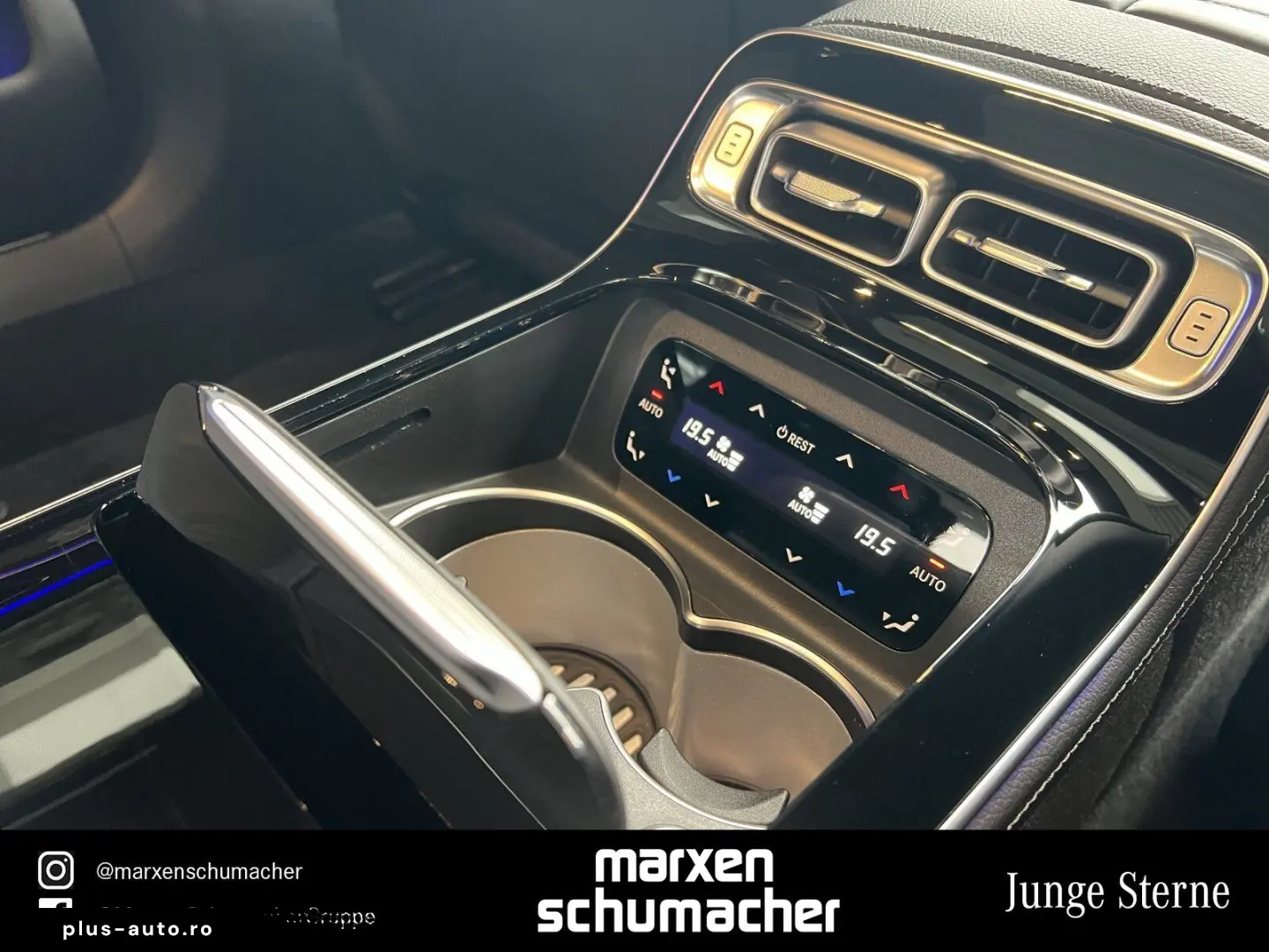 MERCEDES-BENZ AMG S 63 E First-Class Magno Massage Burm3D