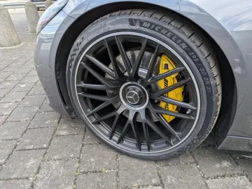 MERCEDES-BENZ AMG GT 63 4M  Perf Sitze Lift Pano Night Perfo
