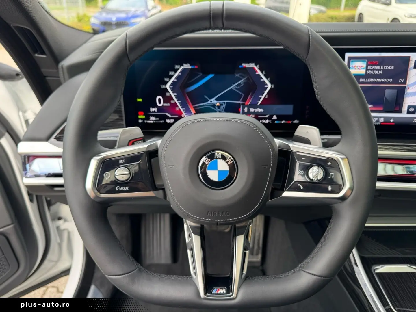 BMW 740d xDrive M Sport PanoSky B&W AHK St-Hzg 21