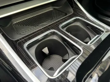 BMW 740d xDrive M Sport PanoSky B&W AHK St-Hzg 21